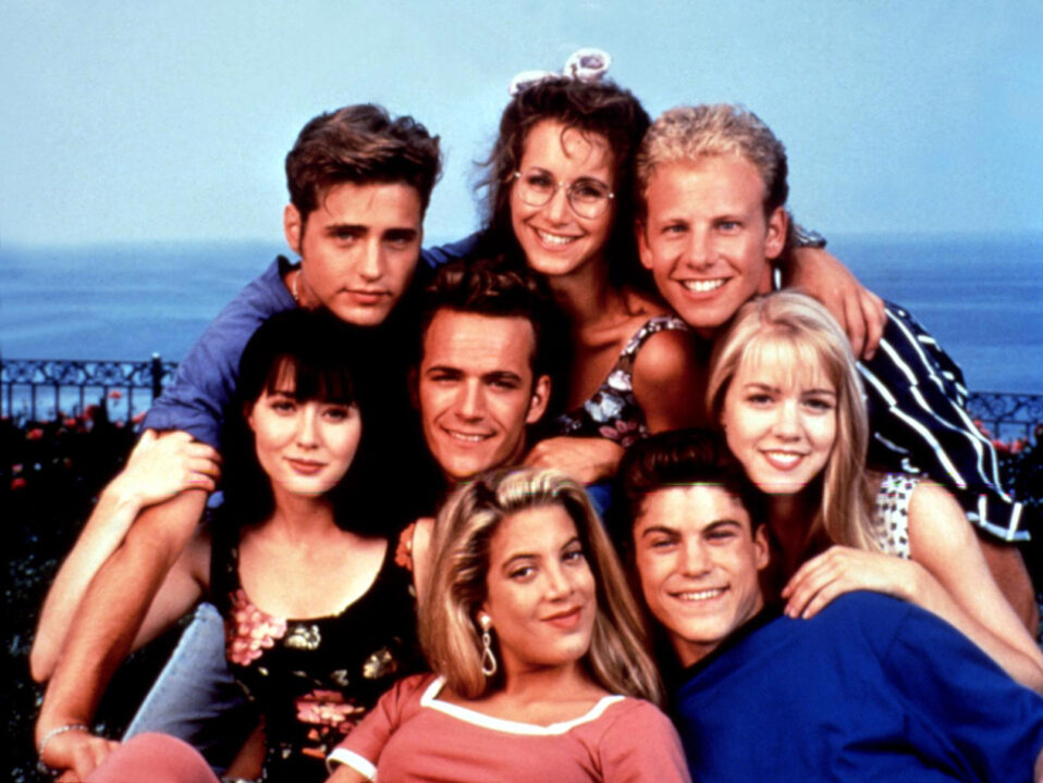 BEVERLY HILLS, 90210, Shannen Doherty, Luke Perry, Tori Spelling, Brian-Austin Green, Jennie Garth, Jason Priestley, Gabrielle Carteris, Ian Ziering, (1991), 1990-2000