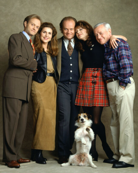 FRASIER, David Hyde Pierce, Peri Gilpin, Kelsey Grammer, Jane Leeves, John Mahoney, Moose the dog (front), Season 2, 1993-2004