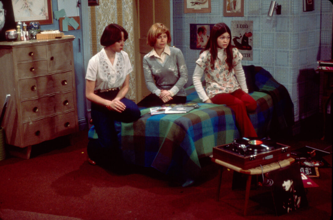 (L-R): Mackenzie Phillips, Bonnie Franklin and Valerie Bertinelli in <i>One Day at a Time</i>