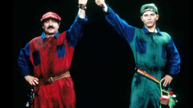 SUPER MARIO BROS. (aka SUPER MARIO BROTHERS), from left: Bob Hoskins, John Leguizamo, 1993,