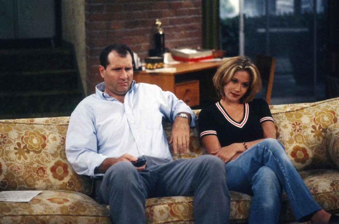 MARRIED...WITH CHILDREN, (aka MARRIED WITH CHILDREN), from left: Ed O'Neill, Christina Applegate, 'Kelly Breaks Out', (Season 9, episode 903, aired September 18, 1994), 1987-1997.