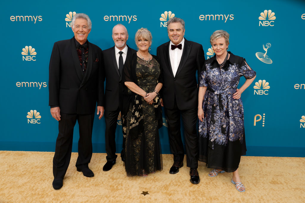 LOS ANGELES, CALIFORNIA - SEPTEMBER 12: (L-R) Barry Williams, Mike Lookinland, Susan Olsen, Christopher Knight, and Eve Plumb attend the 74th Primetime Emmys at Microsoft Theater on September 12, 2022 in Los Angeles, California