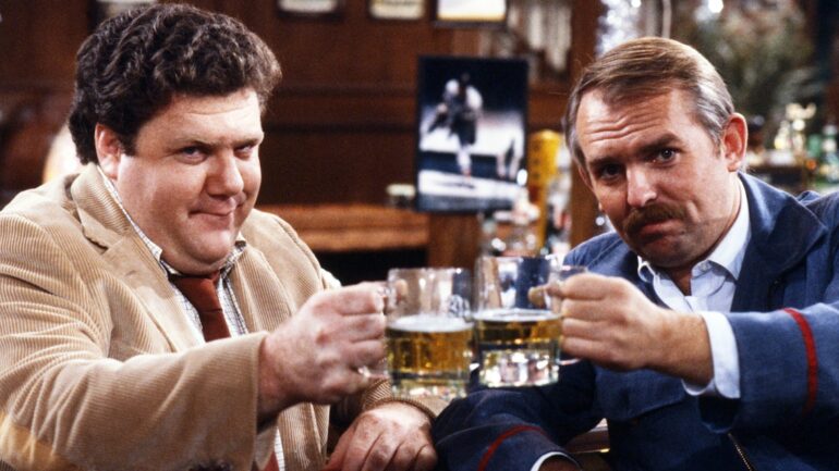 CHEERS, from left: George Wendt, John Ratzenberger, 'Give Me a Ring Sometime', season 1, ep. 1, aired 9/30/1982, (19821993).