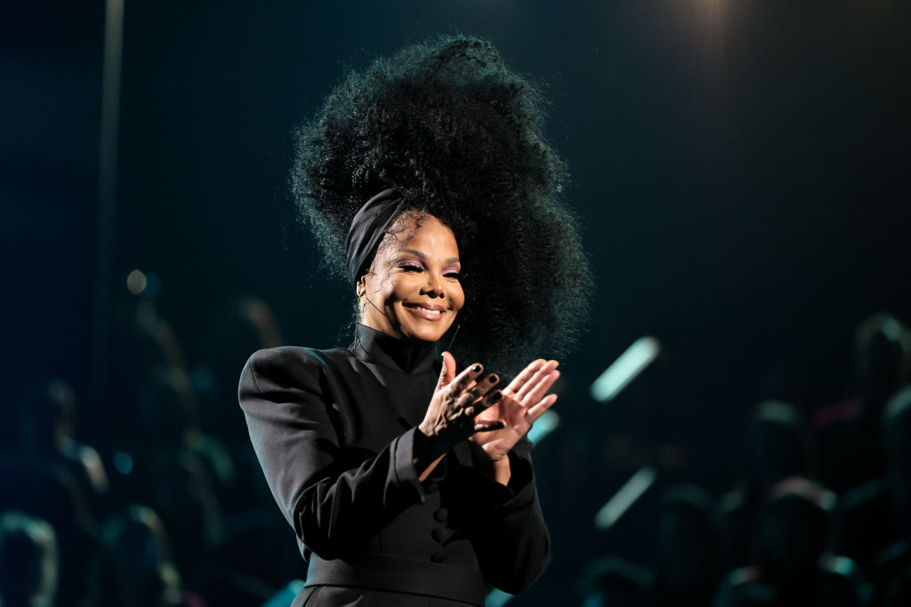 LOS ANGELES, CALIFORNIA - NOVEMBER 05: Janet Jackson speaks onstage during the 37th Annual Rock &amp; Roll Hall of Fame Induction Ceremony at Microsoft Theater on November 05, 2022 in Los Angeles, California