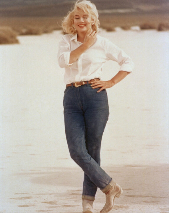 American actress, singer, model and sex symbol Marilyn Monroe on the set of The Misfits, directed by John Huston. 