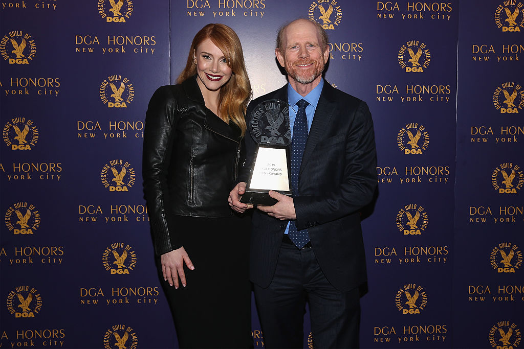 NEW YORK, NY - OCTOBER 15: Presenter Bryce Dallas Howard and honoree Director Ron Howard pose with award at the DGA Honors 2015 Gala on October 15, 2015 in New York City. 