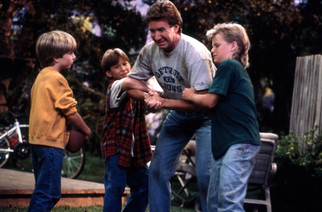 HOME IMPROVEMENT, from left: Taran Noah Smith, Jonathan Taylor Thomas, Tim Allen, Zachery Ty Bryan, (1992), 1991-99. 