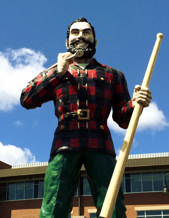 paul bunyan statue