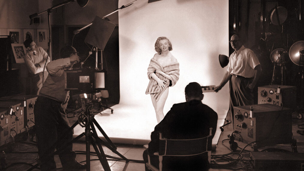 385923 01: Photographs Of Hollywood Icon Marilyn Monroe Will Be Offered At An Auction March 22, 2001 At Butterfields, A San Francisco Auction House Owned By Ebay Inc., During What Could Be A Million-Dollar Offering; Including Images, Negatives And The Model's Release Signed By Monroe From The Red Velvet Series Of Nudes Shot By Tom Kelley Studios In 1949.