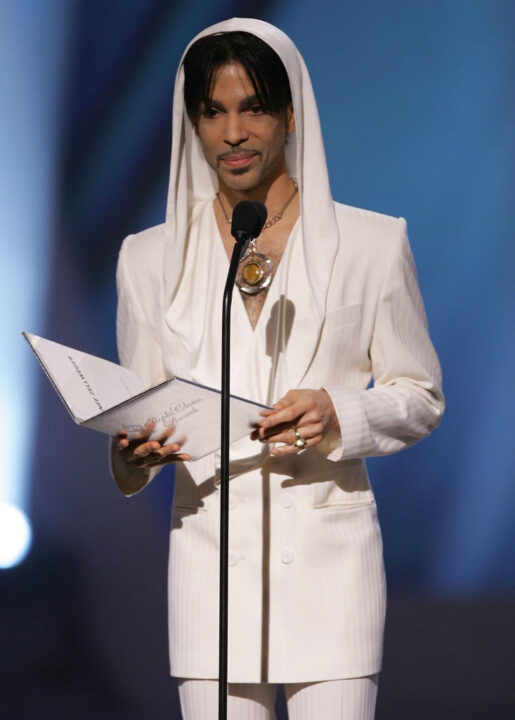 PASADENA, CA - JANUARY 9: Musician Prince presents the award for "Favorite Leading Lady" onstage during the 31st Annual People's Choice Awards at the Pasadena Civic Auditorium on January 9, 2005 in Pasadena, California