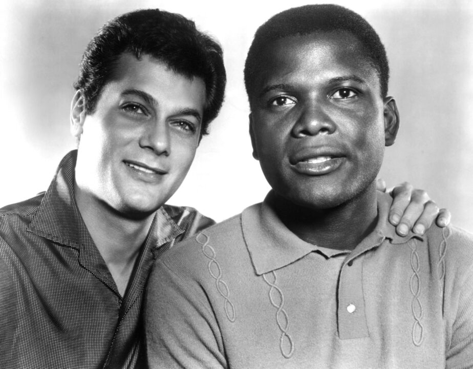 THE DEFIANT ONES, Tony Curtis, Sidney Poitier, 1958, publicity shot