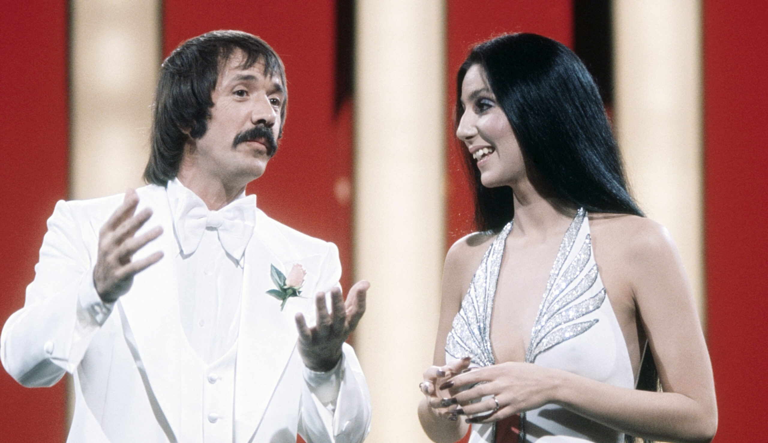 THE SONNY AND CHER SHOW, Sonny & Cher, from left: Sonny Bono, Cher, (June 5, 1976)