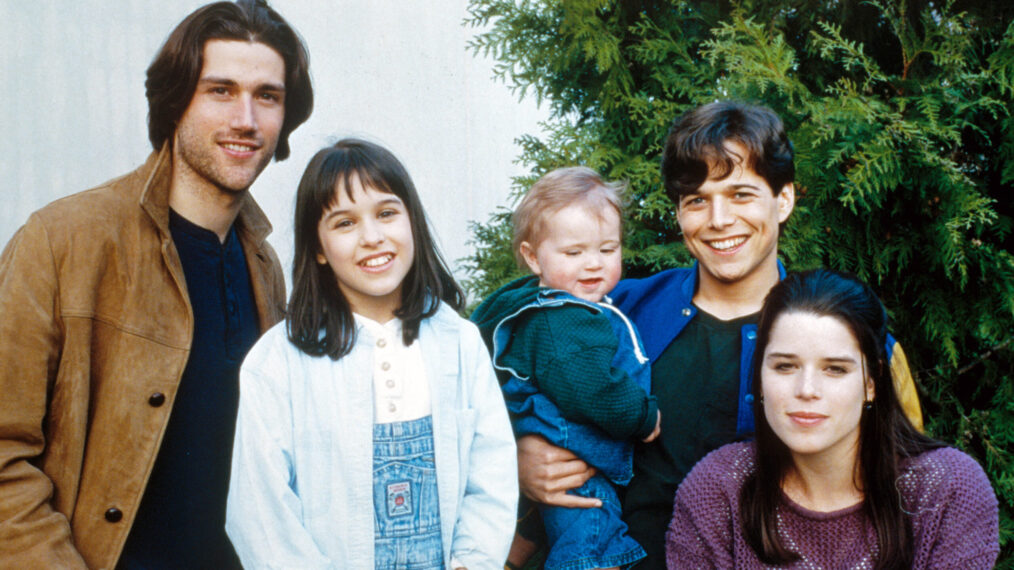 PARTY OF FIVE, Matthew Fox, Lacey Chabert, Andrew/Steven Cavarno, Scott Wolf, Neve Campbell, Season 1, 1994-1995.