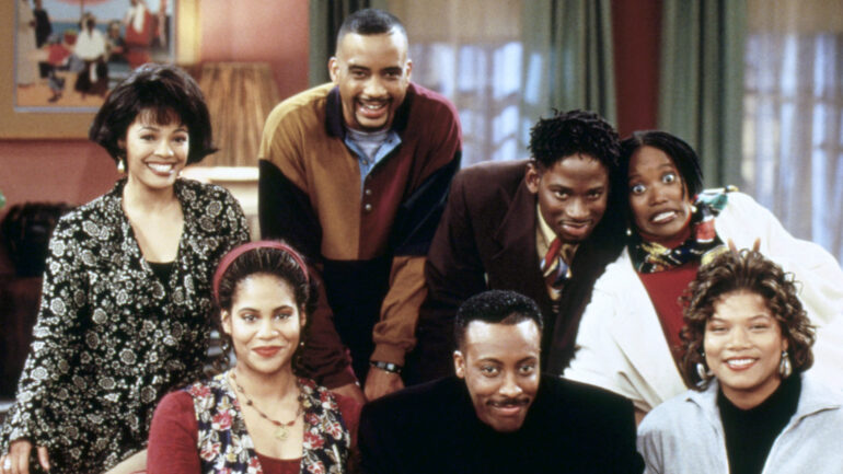 LIVING SINGLE, (back row): Erika Alexander, John Henton, T.C. Carson, Kim Fields, (front): Kim Coles, Arsenio Hall, Queen Latifah, 'Friends Like These', (Season 1, aired Feb. 27, 1994), 1993-98.