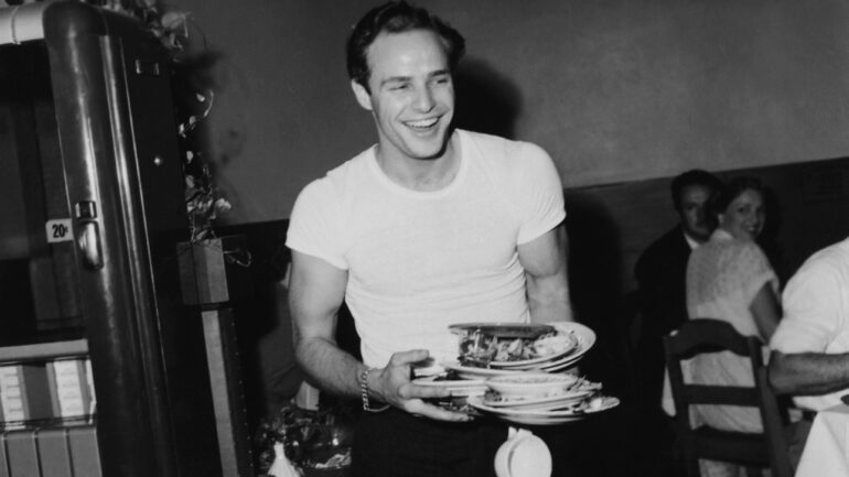 THE MEN, Marlon Brando, on set, 1950