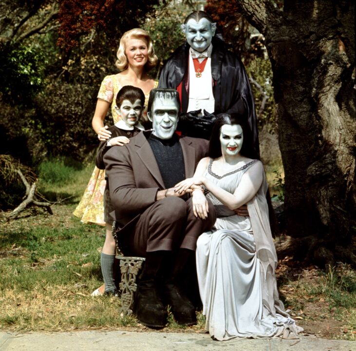 THE MUNSTERS, (clockwise from top right): Al Lewis, Yvonne De Carlo, Fred Gwynne, Butch Patrick, Pat Priest, 1964-66