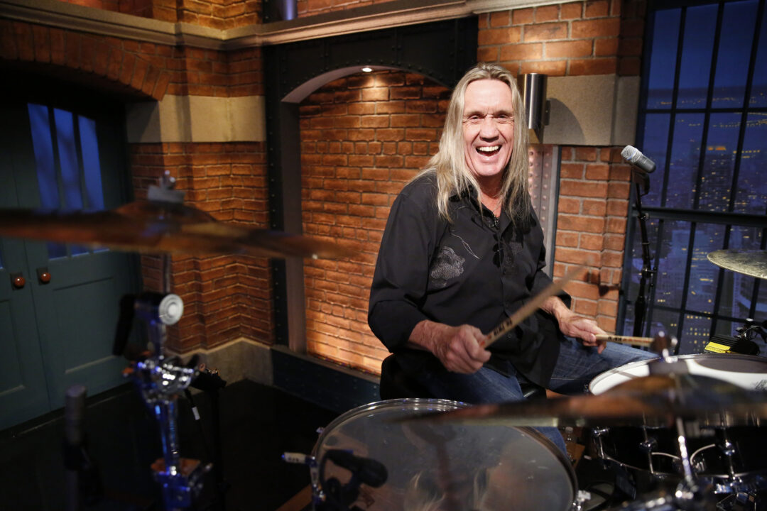 LATE NIGHT WITH SETH MEYERS -- Episode 501 -- Pictured: Iron Maiden drummer Nicko McBrain sits in with The 8G Band on March 14, 2017 -- 