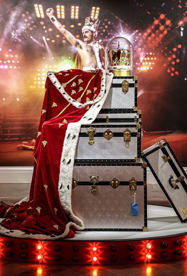 Freddie Mercury crown