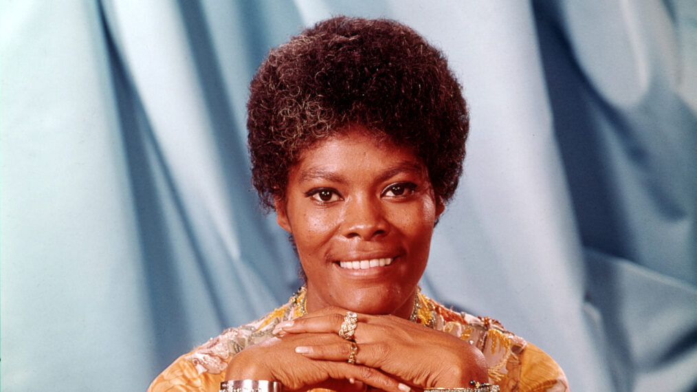 DIONNE WARWICK, hosts the 14th Annual Grammy Awards, at the Felt Forum, NY, March 14, 1972.