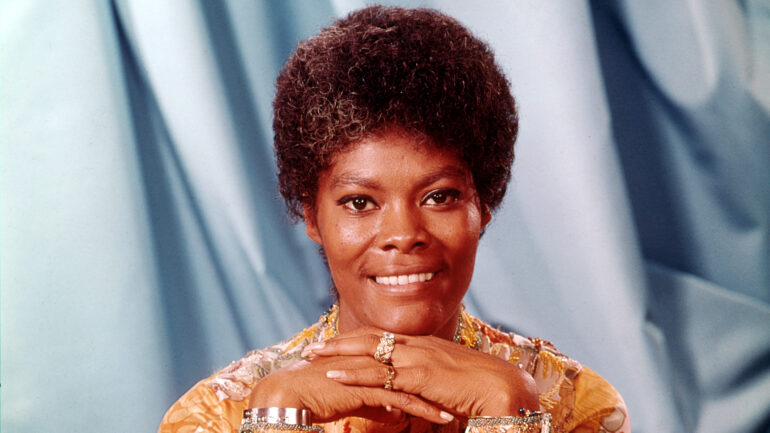DIONNE WARWICK, hosts the 14th Annual Grammy Awards, at the Felt Forum, NY, March 14, 1972.