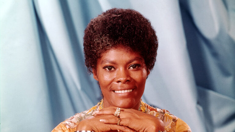 DIONNE WARWICK, hosts the 14th Annual Grammy Awards, at the Felt Forum, NY, March 14, 1972.