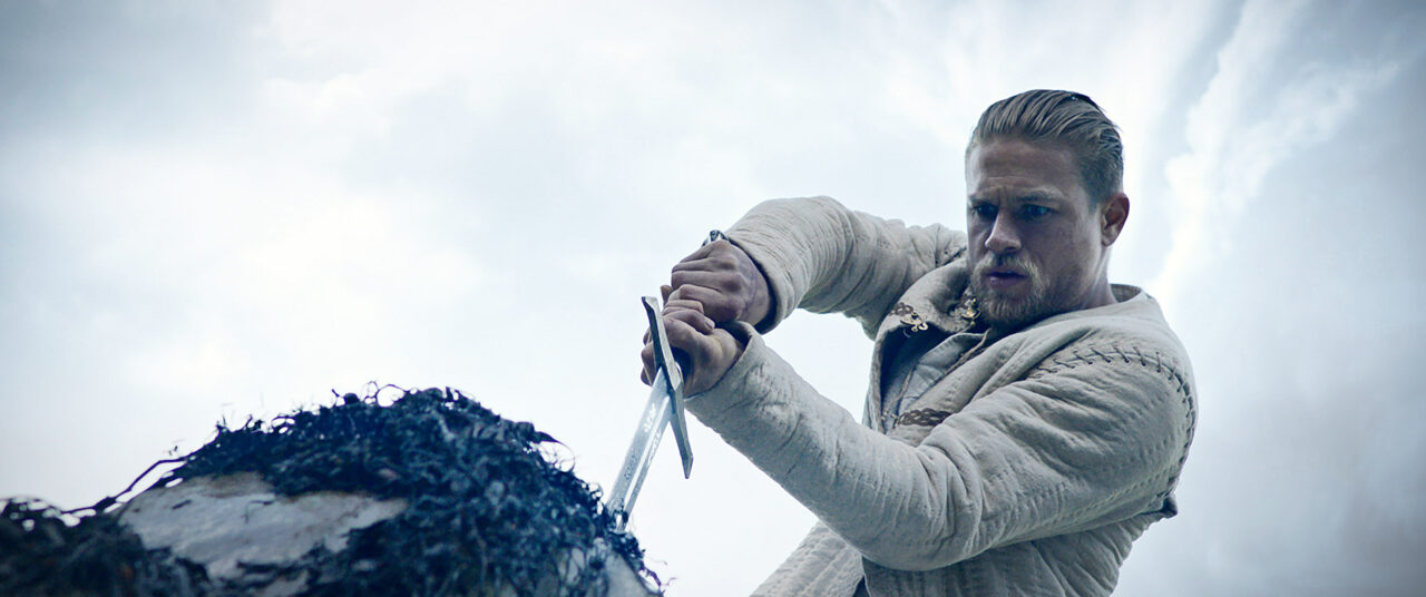 KING ARTHUR: LEGEND OF THE SWORD, Charlie Hunnam, 2017. © Warner Bros. Pictures /