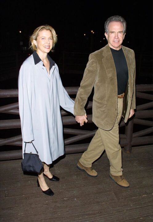 387153 14: Actor Warren Beatty and wife Annette Bening attend the Hollywood fund-raiser for 5th District City Council candidate Tom Hayden March 27, 2001 in Sherman Oaks, CA