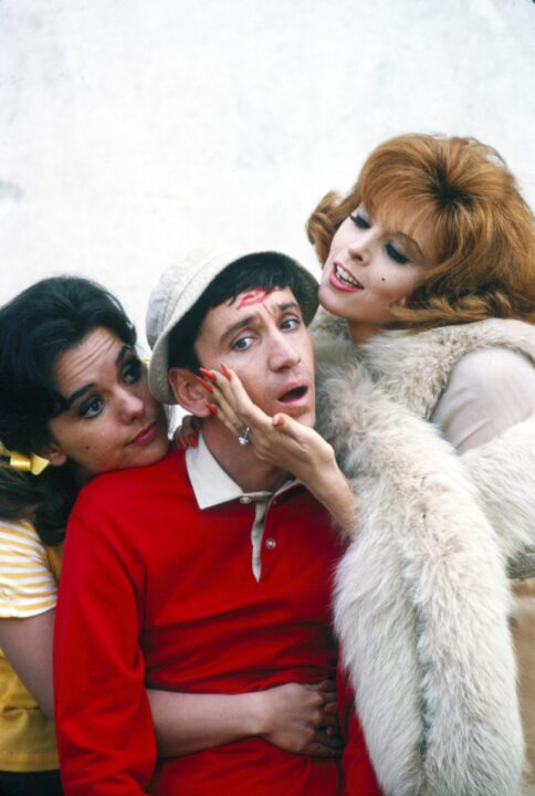 GILLIGAN'S ISLAND, from left: Dawn Wells, Bob Denver, Tina Louise, (1964), 1964-1967