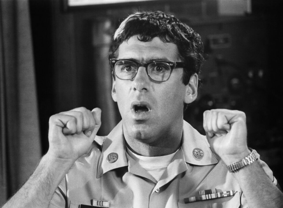 WHIFFS, Elliott Gould, 1975