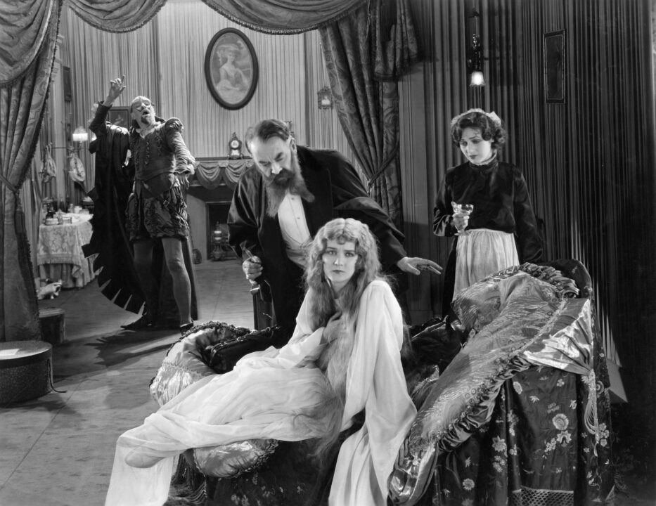 THE PHANTOM OF THE OPERA, Mary Philbin, 1925