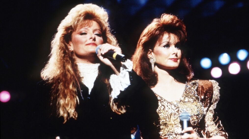 THE JUDDS FAREWELL CONCERT, from left: Wynonna Judd, Naomi Judd, (aired December 4, 1991).