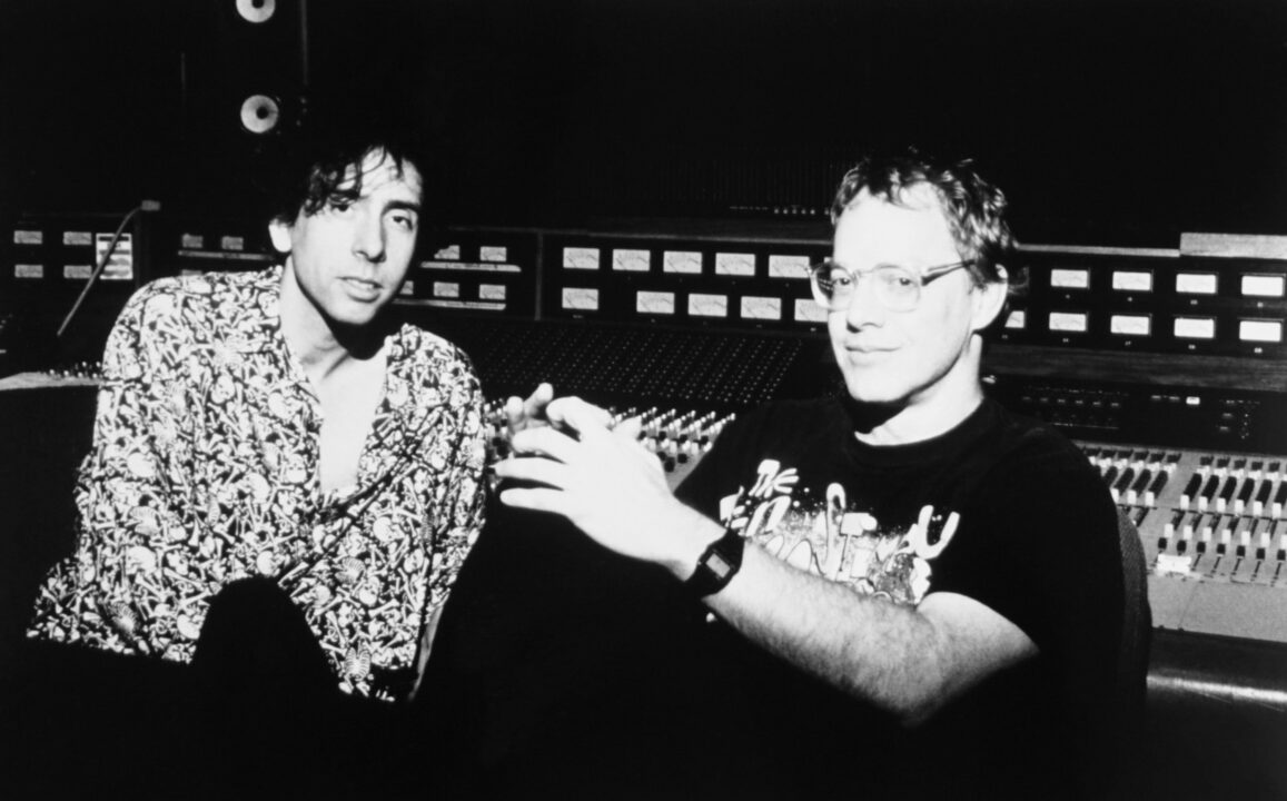 THE NIGHTMARE BEFORE CHRISTMAS, from left: producer Tim Burton, composer Danny elfman during the soundtrack recording, 1993