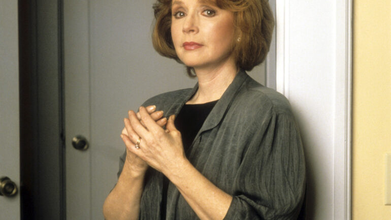 TWIN PEAKS, Piper Laurie, 1990-91.