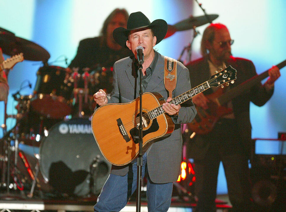LAS VEGAS - MAY 26: Musician George Strait performs on stage at the "39th Annual Country Music Awards" on May 26, 2004 at the Mandalay Bay Hotel and Casino, in Las Vegas, Nevada