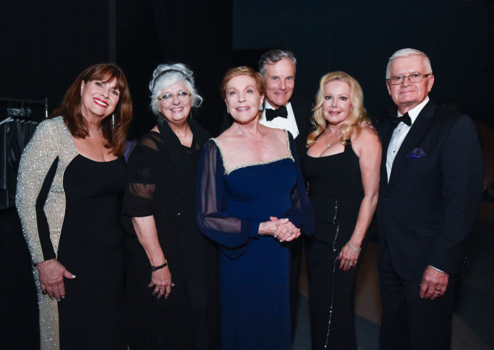 HOLLYWOOD, CALIFORNIA - JUNE 09: (L-R) Debbie Turner, Angela Cartwright, honoree Julie Andrews, Nicholas Hammond, Kym Karath, and Duane Chase attend the AFI Life Achievement Award: A Tribute to Julie Andrews at Dolby Theatre on June 09, 2022 in Hollywood, California