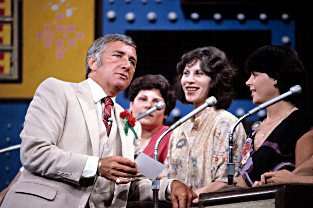 FAMILY FEUD, 1976-85, Richard Dawson with contestants, 1979.