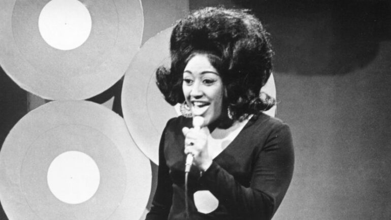 UNSPECIFIED - CIRCA 1970: Photo of Jean Knight