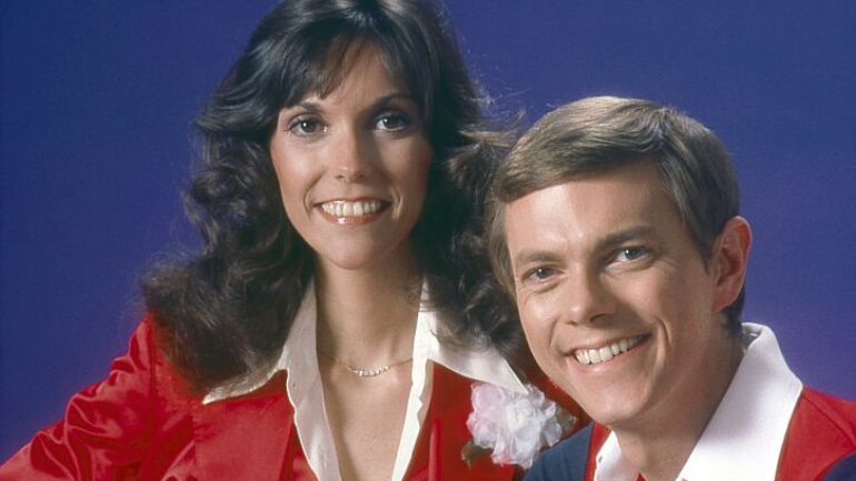 LOS ANGELES - 1977: Singers Carpenters poses for a portrait in 1977 in Los Angeles, California.