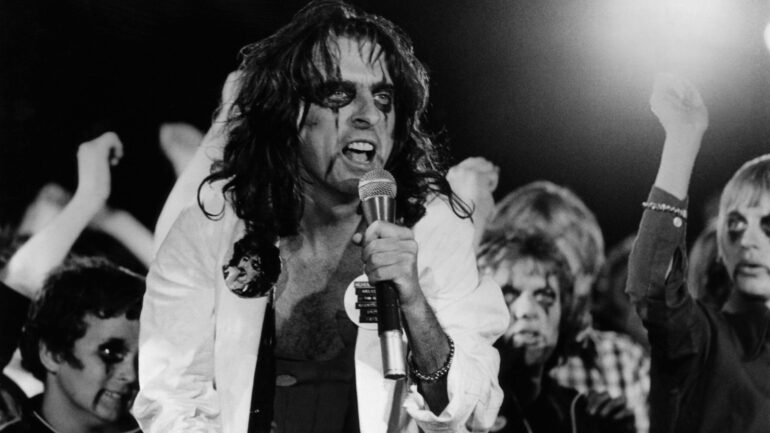 Alice Cooper, 1975