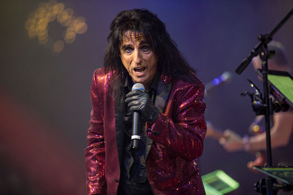Alice Cooper performs on stage at Alice Cooper's 21st Annual Christmas Pudding at Celebrity Theatre on December 09, 2023 in Phoenix, Arizona