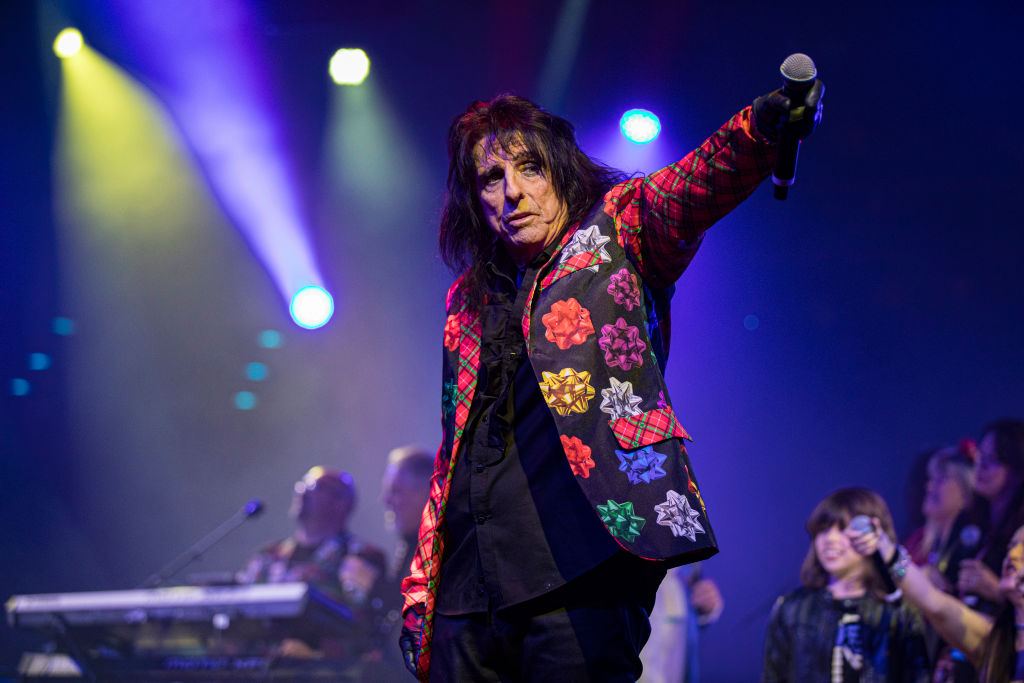 Alice Cooper performs on stage at Alice Cooper's 21st Annual Christmas Pudding at Celebrity Theatre on December 09, 2023 in Phoenix, Arizona