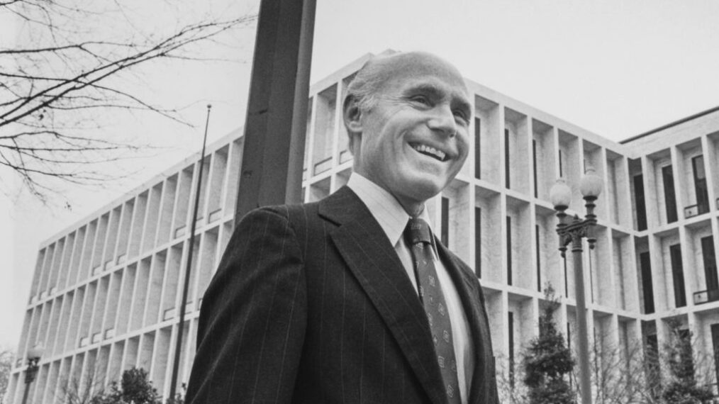 Sen. Herb Kohl, D-Wis., in front of Hart Senate Office Building, on November 27, 1991