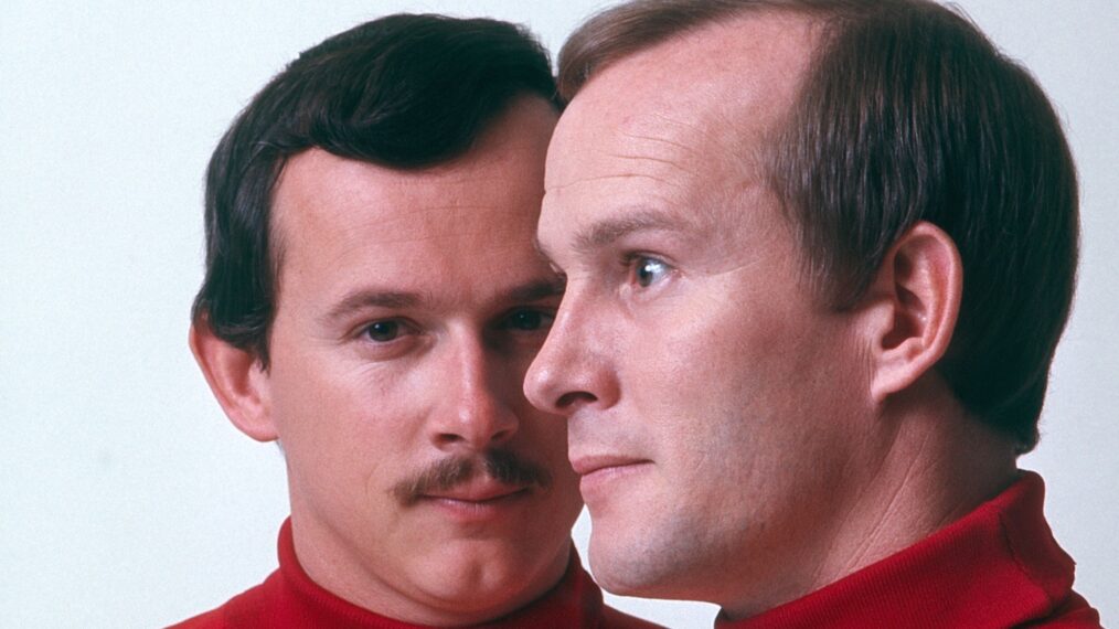 THE SMOTHERS BROTHERS COMEDY HOUR, from left: Dick Smothers, Tom Smothers, (1969), 1967-70.  