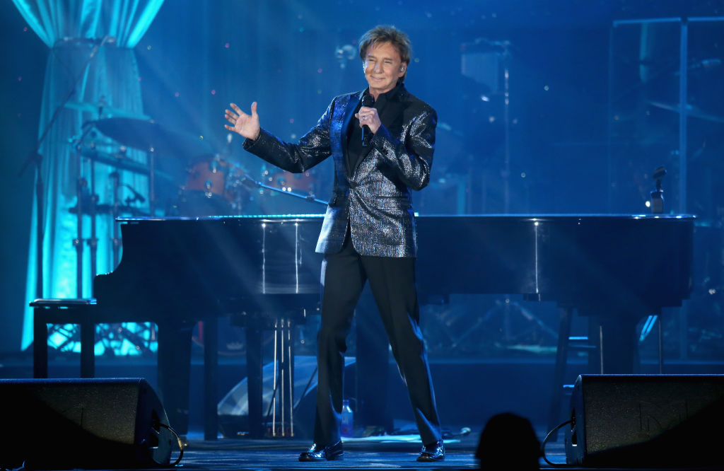 Barry Manilow performs onstage during Celebrity Fight Night XXV on March 23, 2019 in Phoenix, Arizona