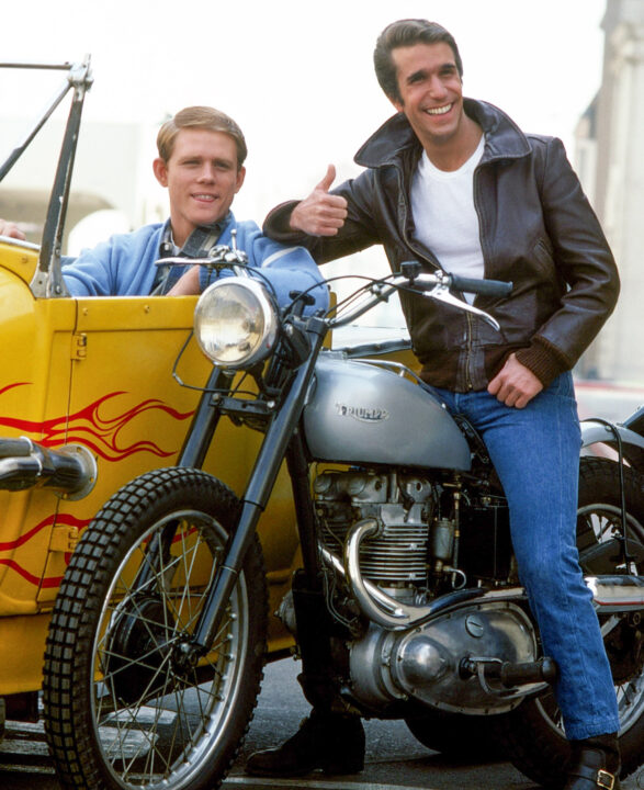 HAPPY DAYS, from left, Ron Howard, Henry Winkler, 1974-84 (1976 photo).