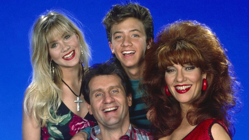 MARRIED...WITH CHILDREN, (aka MARRIED WITH CHILDREN), from left: Christina Applegate, Ed O'Neill, David Faustino, Katey Sagal, (1990), 1987-1997.