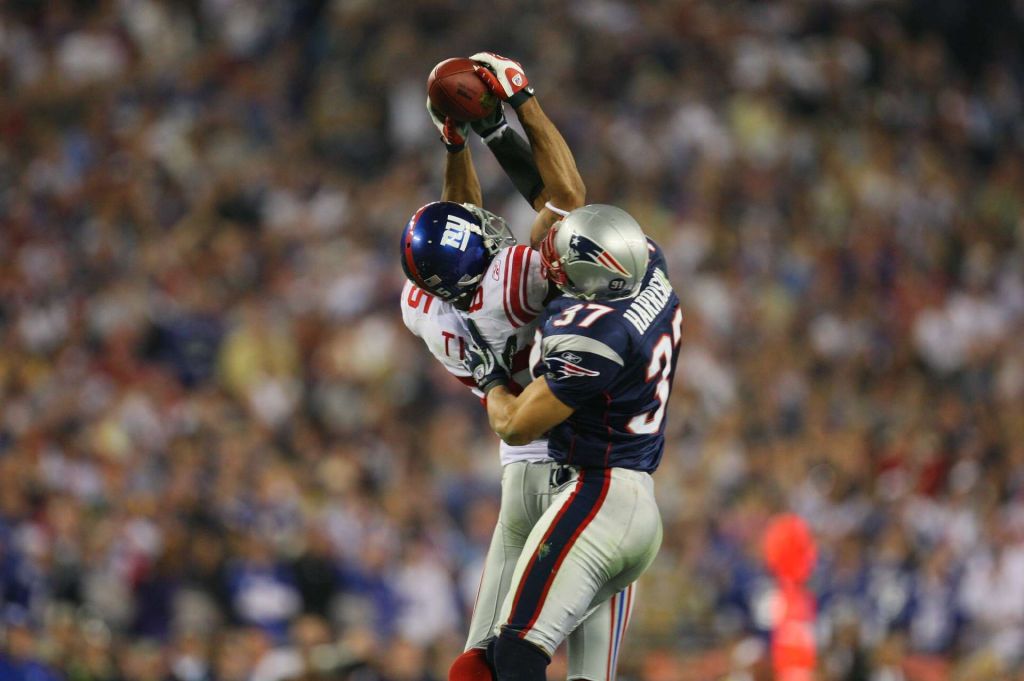 Football: Super Bowl XLII, New York Giants David Tyree (85) in action, making catch using helmet during 4th quarter vs New England Patriots Rodney Harrison (37), Glendale, AZ 2/3/2008 (SetNumber: X79478 TK2 R3 F118)