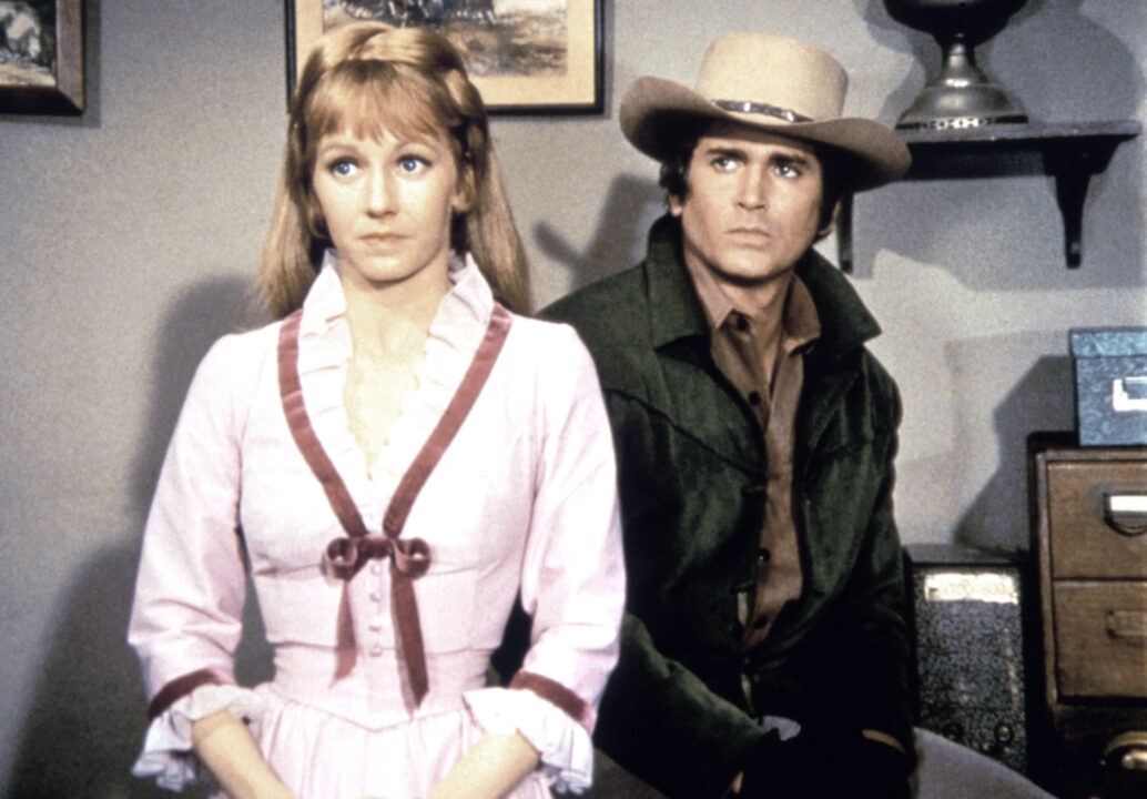 BONANZA, (from left): Sandy Duncan, Michael Landon, 'An Earthquake Called Callahn', (Season 12, aired April 11, 1971), 1959-73.