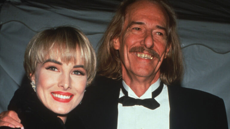 089910 01: Singer Chynna Phillips poses with dad John at the 1991 Grammy Awards February 20, 1991 in New York City.