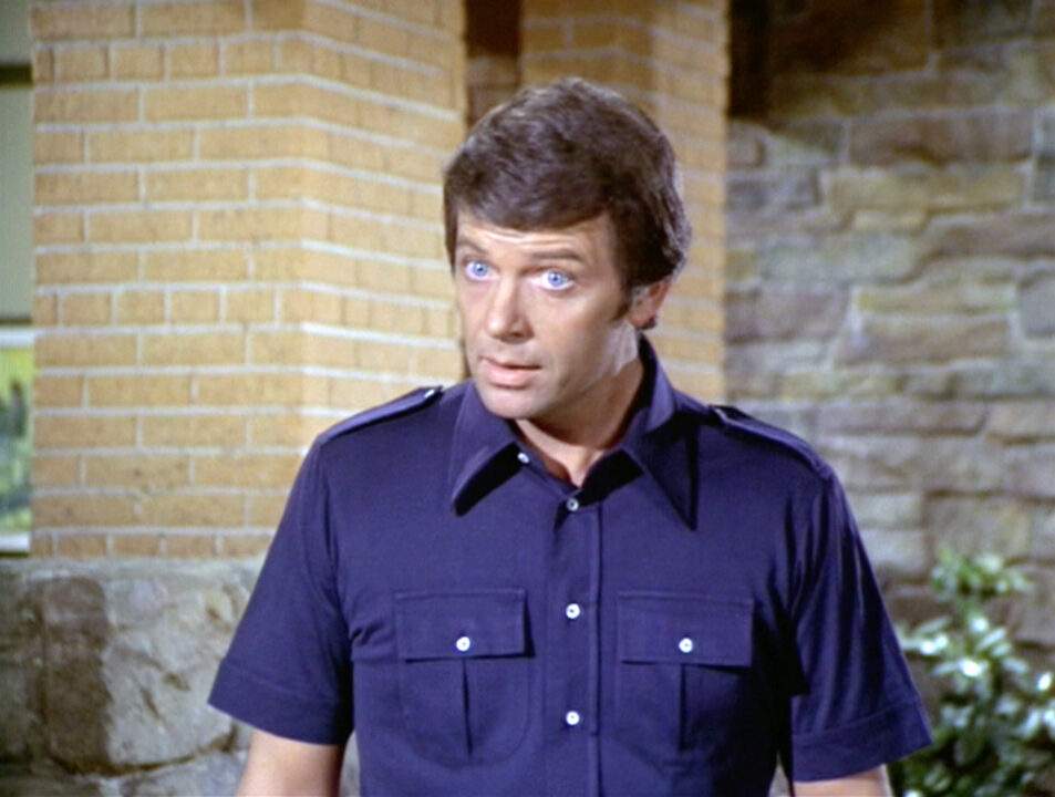 LOS ANGELES - DECEMBER 10: Robert Reed as Mike Brady in the Brady Brunch episode, "Getting Davy Jones." Original air date, December 10, 1971. Season 3, episode 12. Image is a screen grab. 